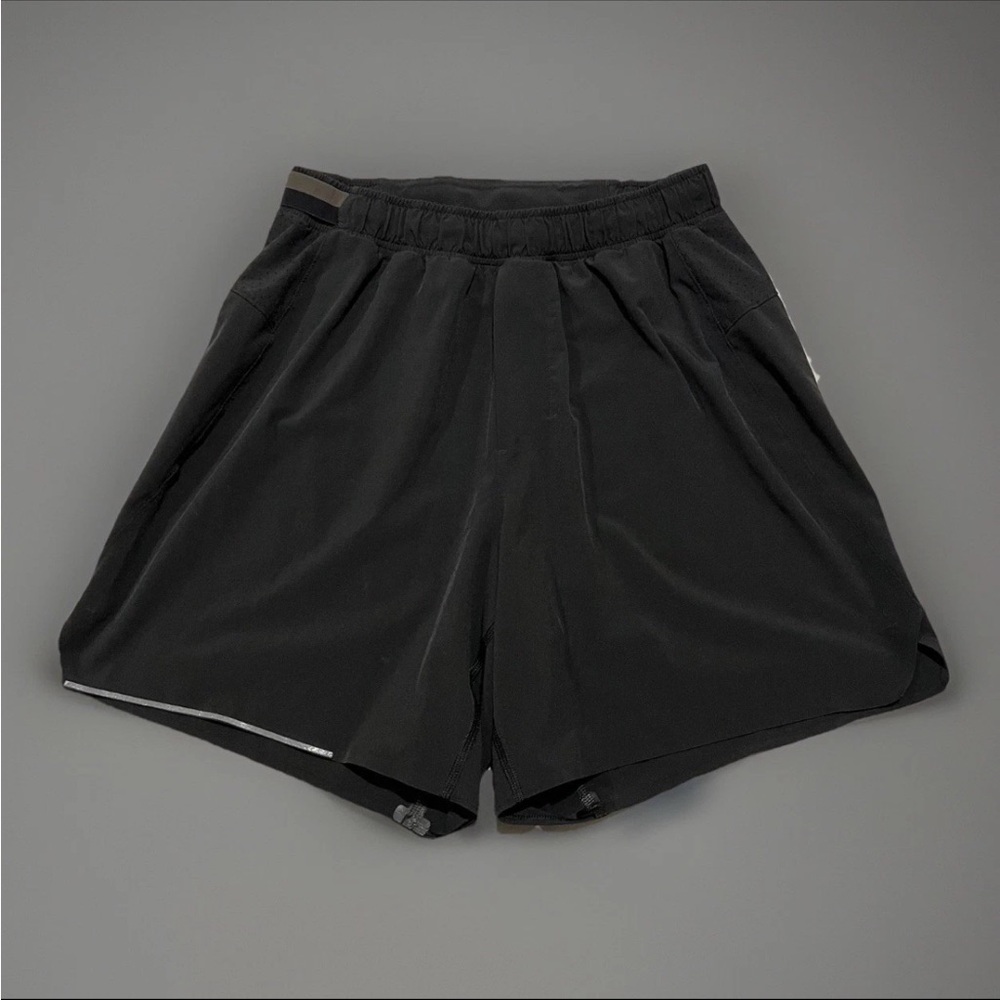Lululemon Mens Black Outdoor Stretch Performance Sporty Logo Surge Shorts Size S